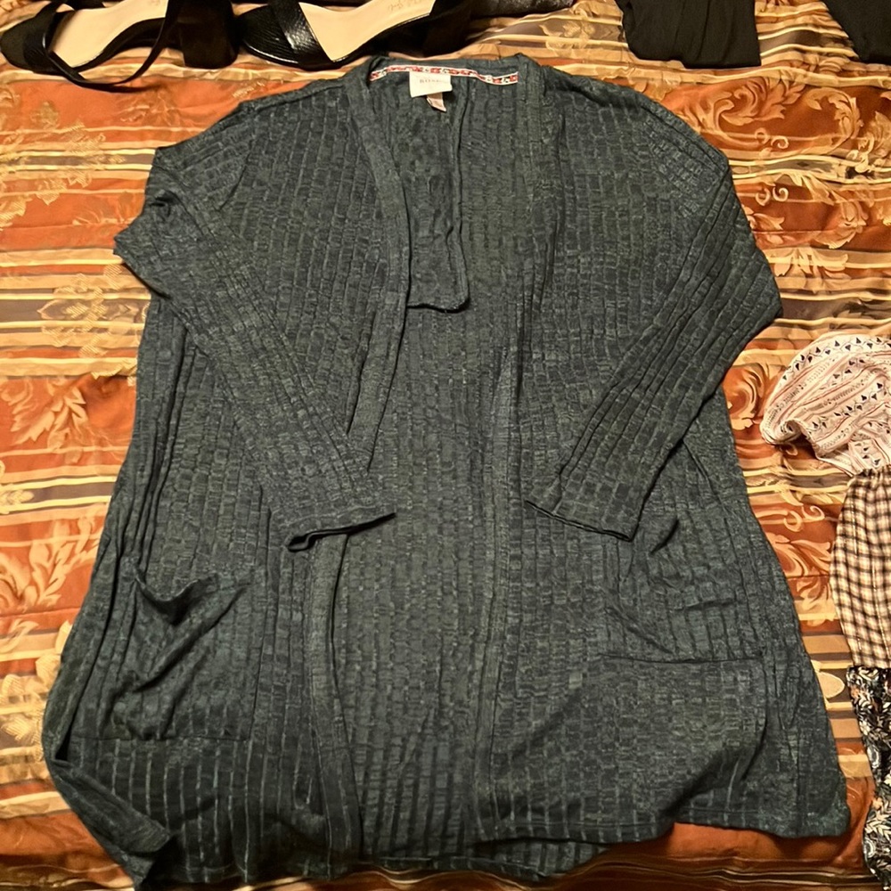 Dark green cardigan w/pockets